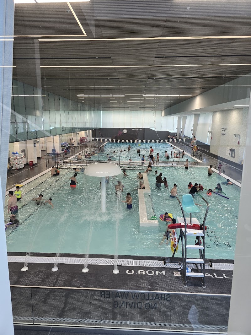 Ethennonnhawahstihnen' Community Recreation Centre