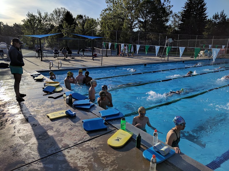Village Green Pool & Tennis Courts