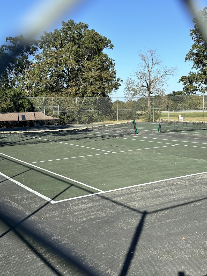 Alton Tennis Courts
