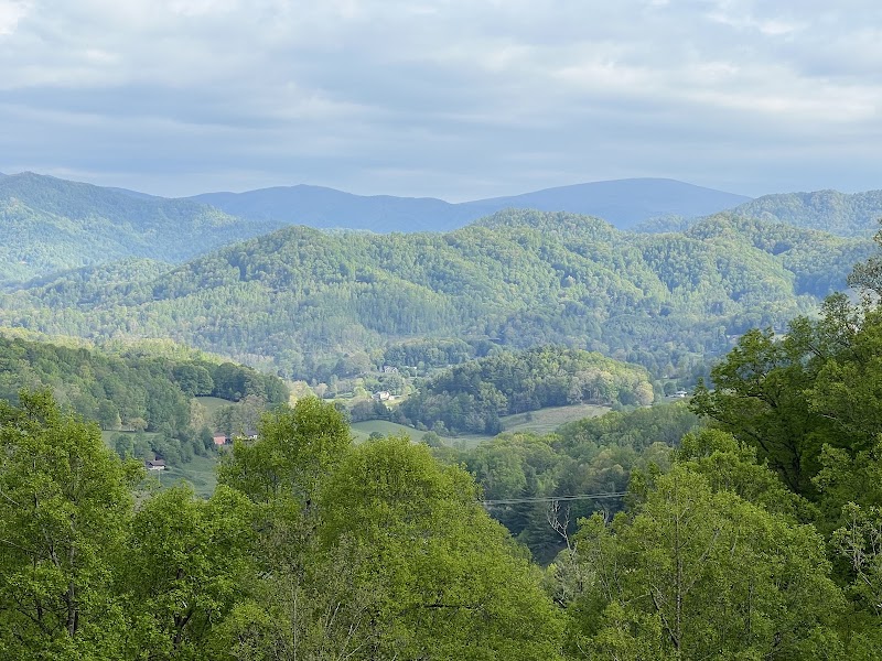 Mountain Air - Pickleball in Burnsville, North Carolina