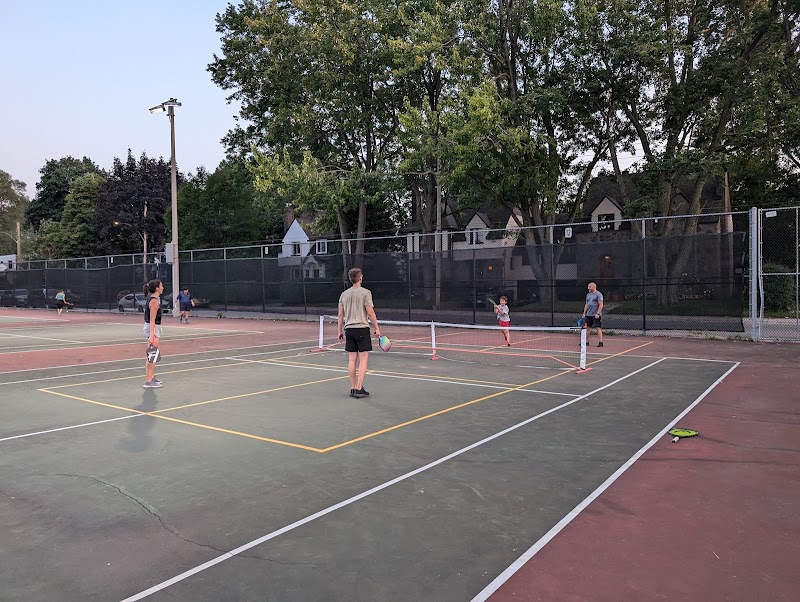 Parc Somerled tennis courts
