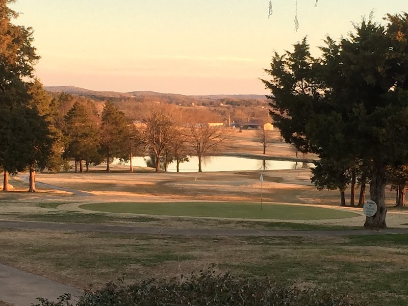 Diamond Hills Country Club & Bunker Grill