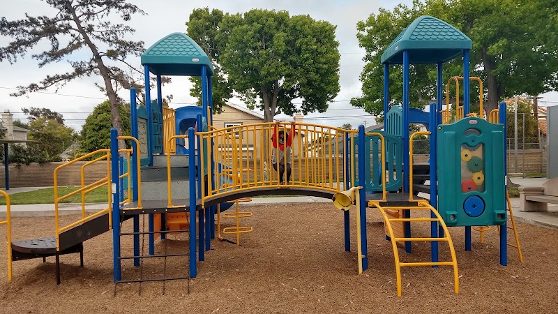 Dale Page Park - Pickleball in Redondo, Washington