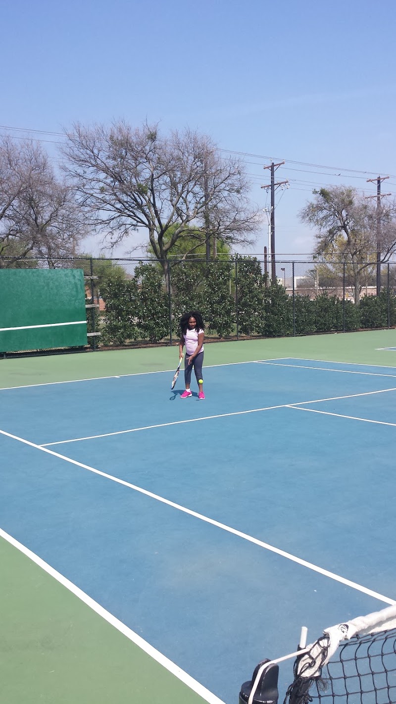 Custer Park Tennis Courts
