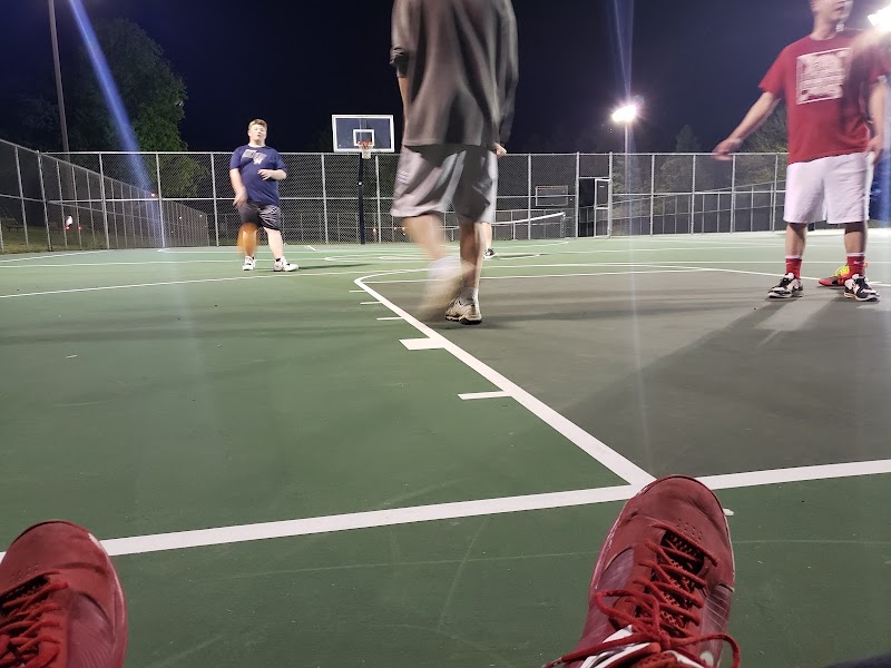 Willowbrook Basketball, Tennis & Pickleball Courts - Pickleball in Blue River, Wisconsin