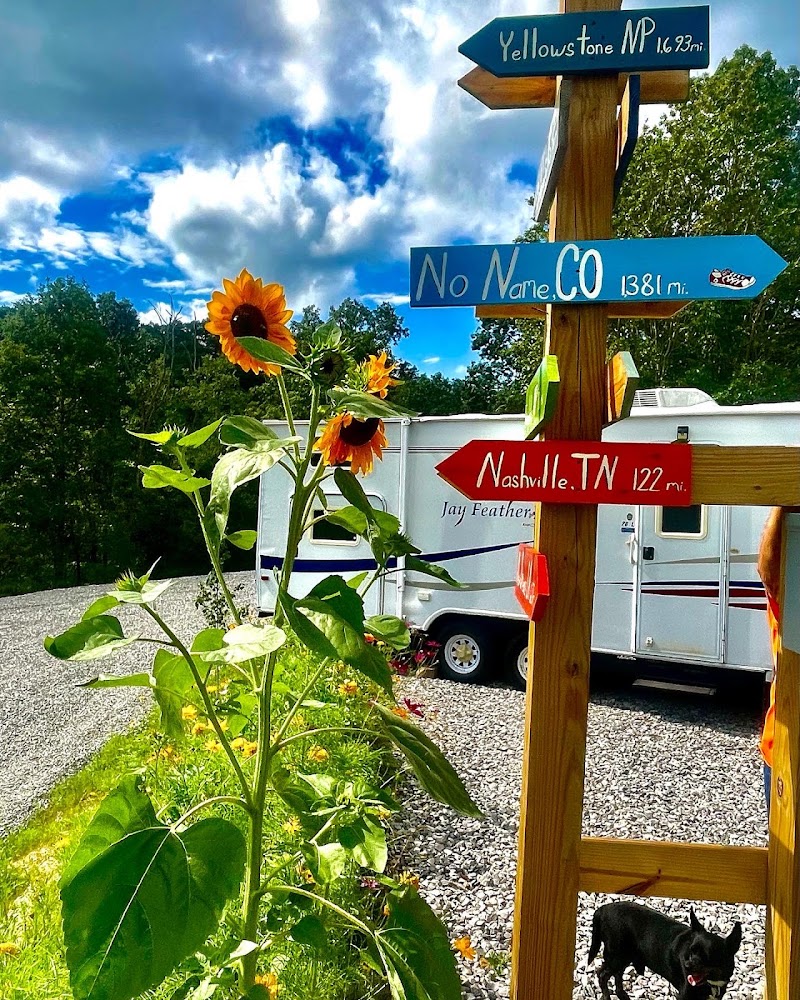 Legends on Wolf River RV Park/ Bait & Tackle store - Pickleball in Byrdstown, Tennessee