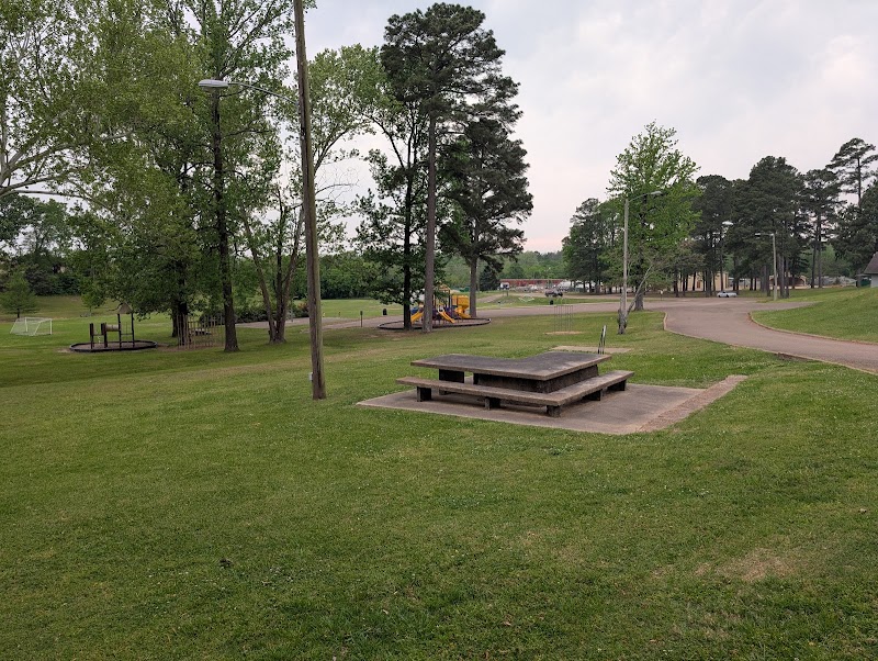 Herman Dierks Memorial Park - Pickleball in De Queen, Arkansas