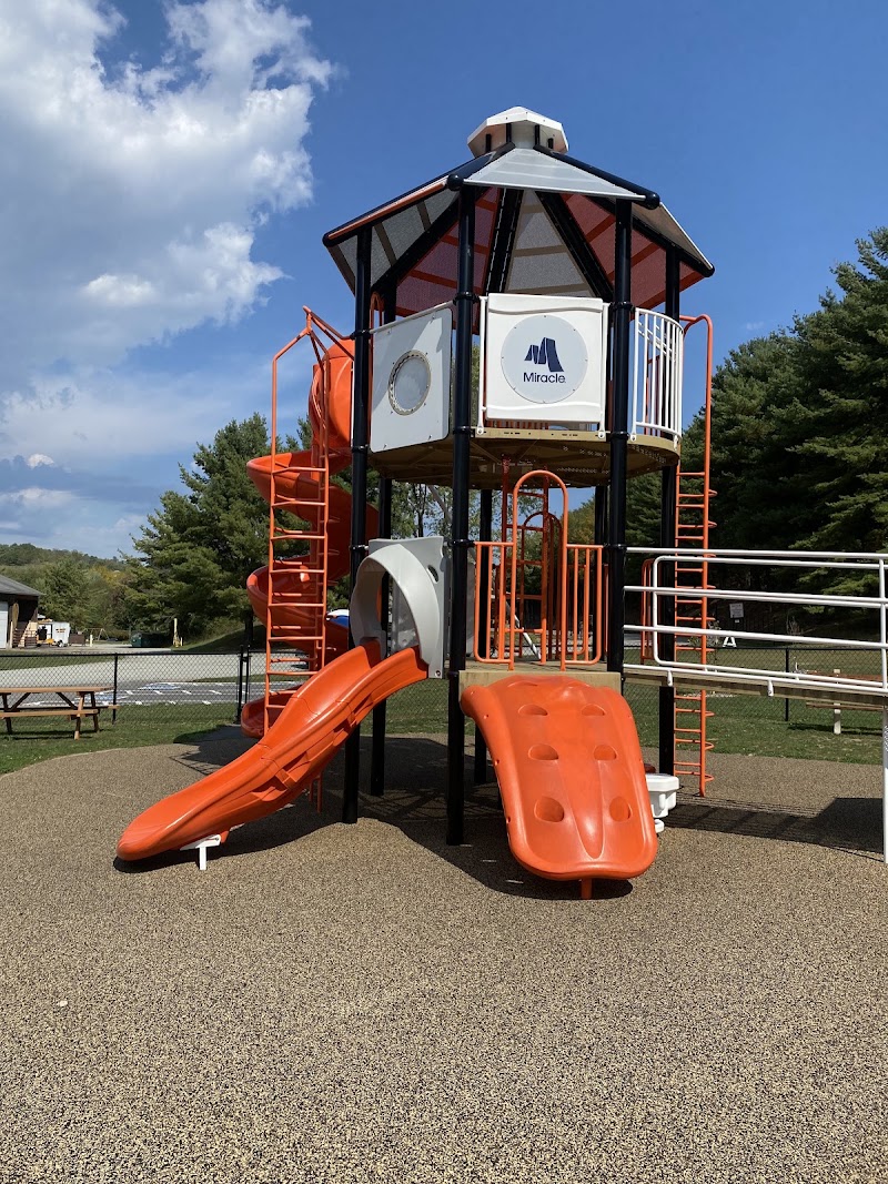 Bob Evancho Lakeside Park - Pickleball in Oak Ridge, Pennsylvania