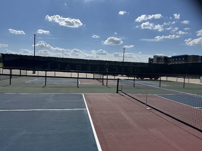 SOCIAL DINK PICKLEBALL