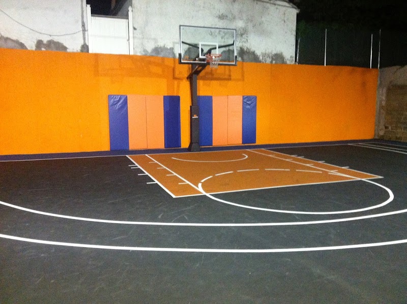 Cobblestones Pub Basketball Court