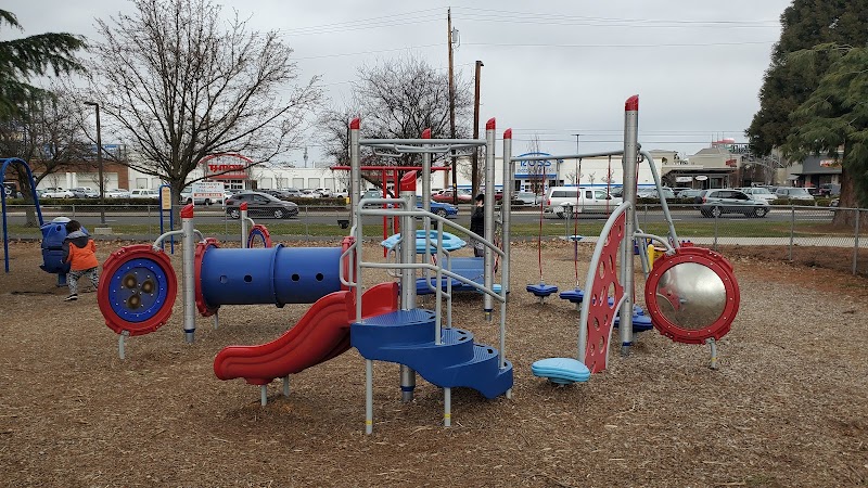 Hawthorne Park Playground