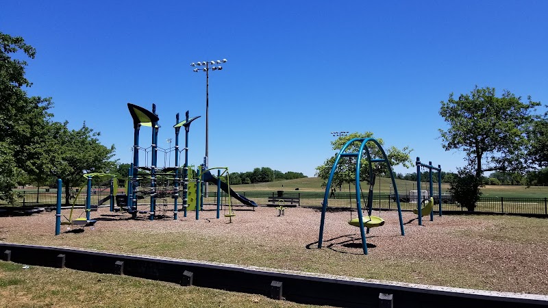 Clarendon Community Center Park