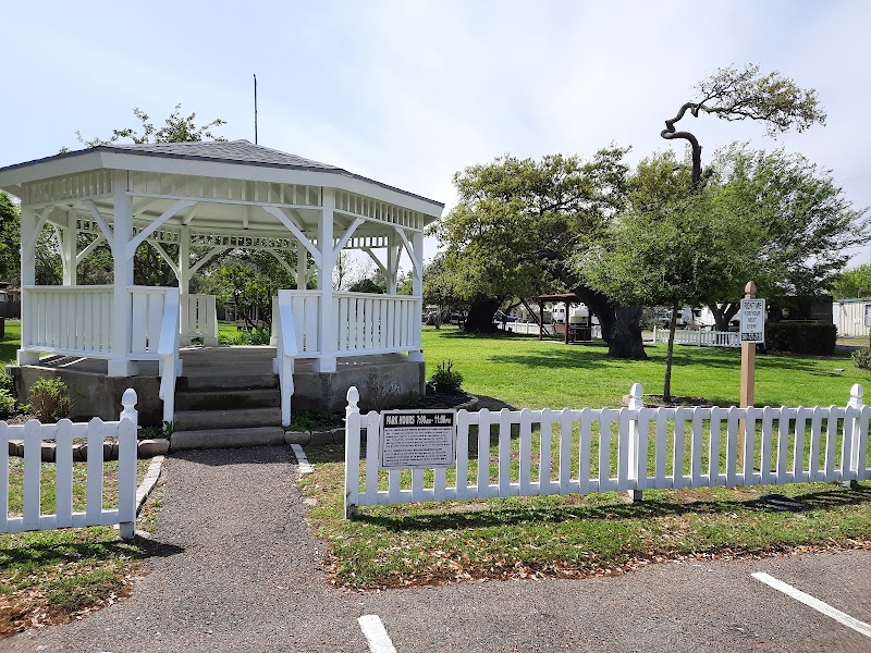 Zachary Taylor Arboretum Park - Pickleball in Rockport, Texas
