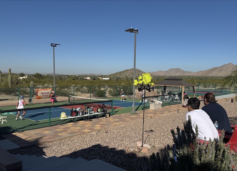 di Costanza Pickleball and Stay