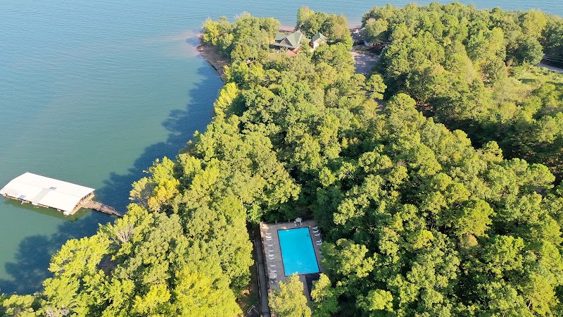 Hamilton Cove Pool by Wyndham